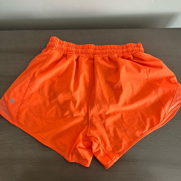 Lululemon Hotty Hot 4" Shorts Highlight Orange size 6 - Picture 4 of 5